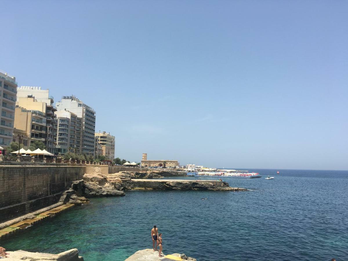 Spacious Seaview Sliema Apt, Steps From Valletta Ferry Екстериор снимка